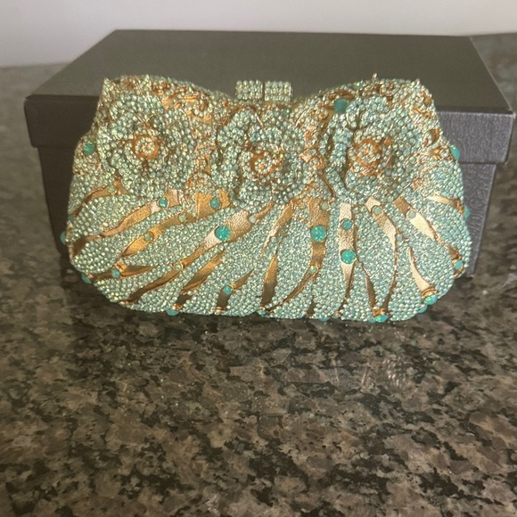 Gold and pale Green high quality Embellished Clutch NWT - Picture 7 of 13